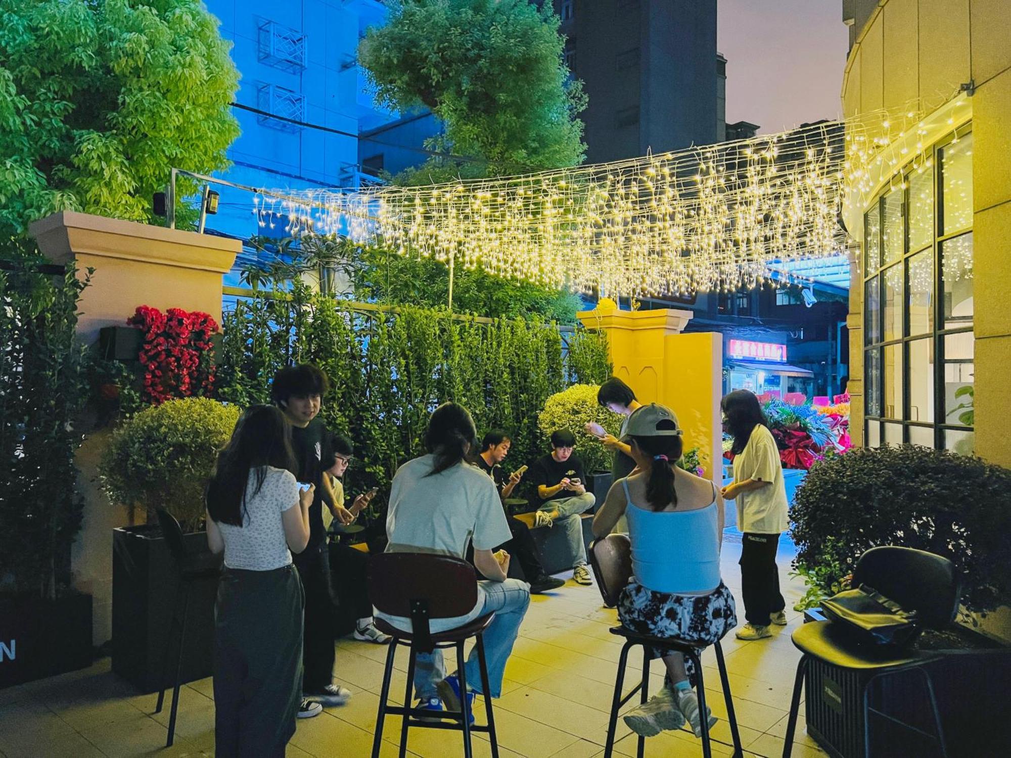Dayin Garden Hotel -Near People'S Square & Nanjing Road-Large Social Area -Bar -Cafe -Gym -Free Laundry Luggage Storage -24H Front Desk-English Service Shanghai Buitenkant foto