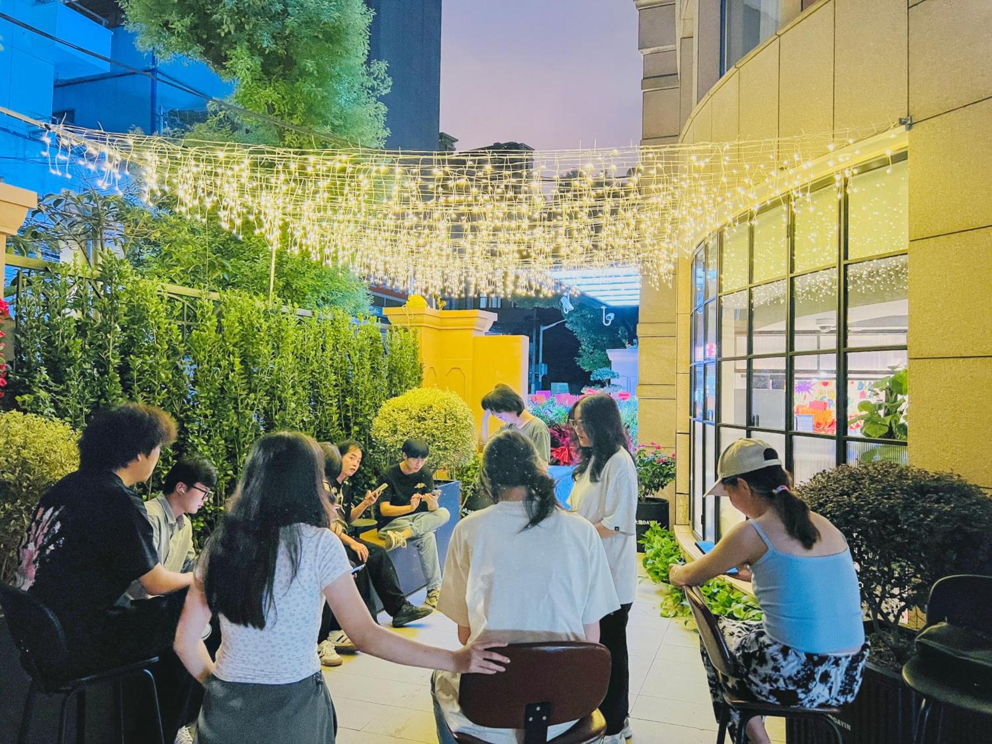 Dayin Garden Hotel -Near People'S Square & Nanjing Road-Large Social Area -Bar -Cafe -Gym -Free Laundry Luggage Storage -24H Front Desk-English Service Shanghai Buitenkant foto