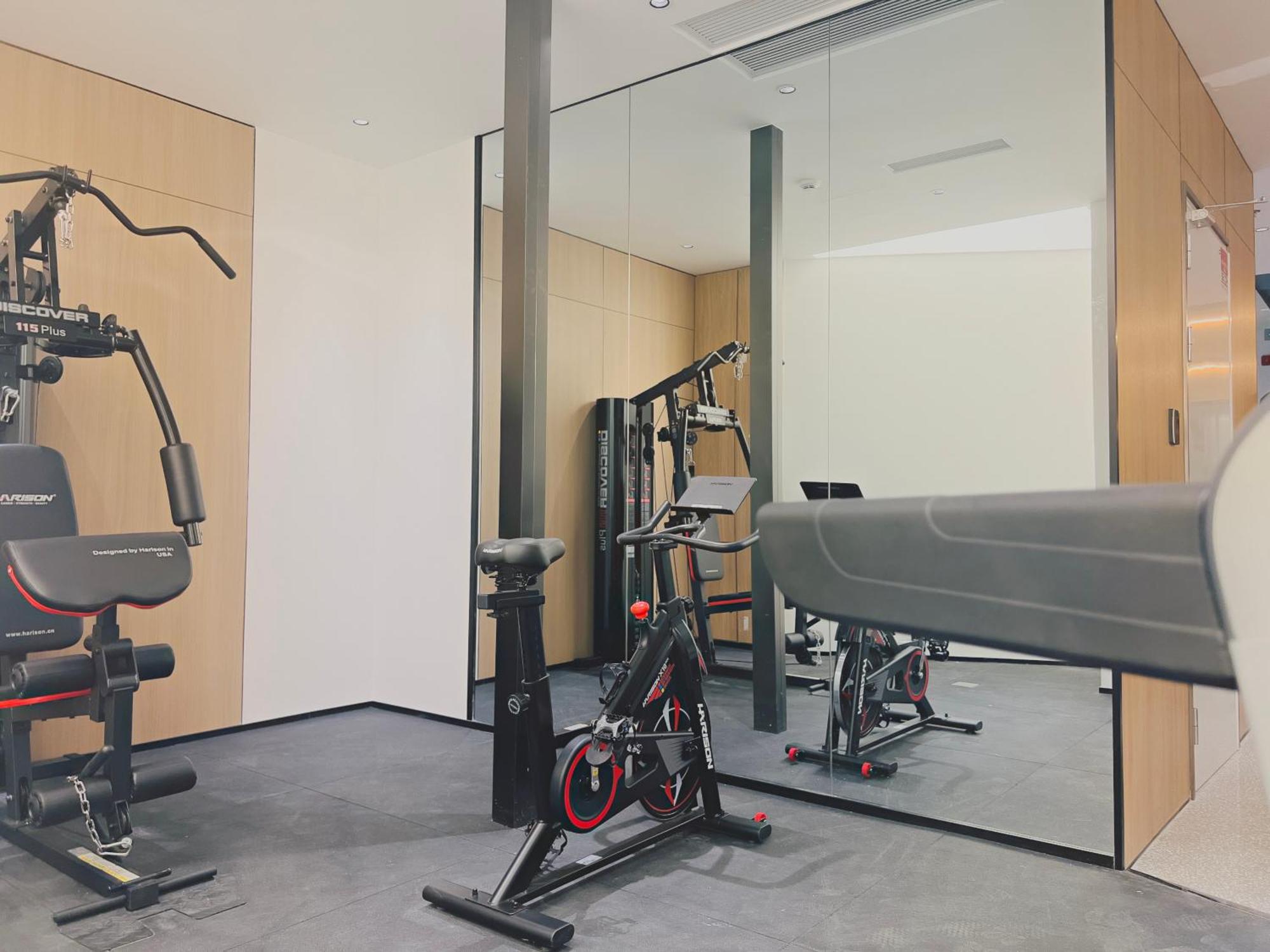 Dayin Garden Hotel -Near People'S Square & Nanjing Road-Large Social Area -Bar -Cafe -Gym -Free Laundry Luggage Storage -24H Front Desk-English Service Shanghai Buitenkant foto